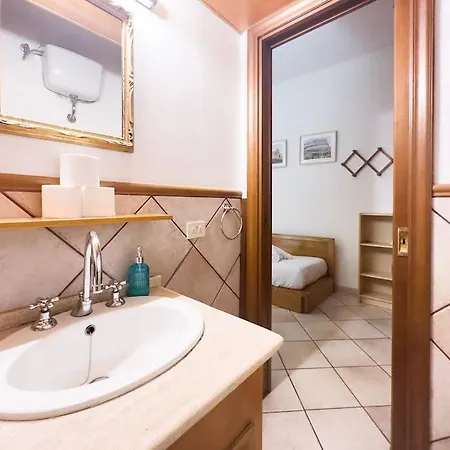 Studio, Metro+train To Fco 아파트