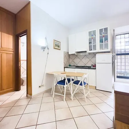 Studio, Metro+train To Fco 아파트 *