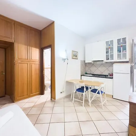 Studio, Metro+train To Fco 아파트 *